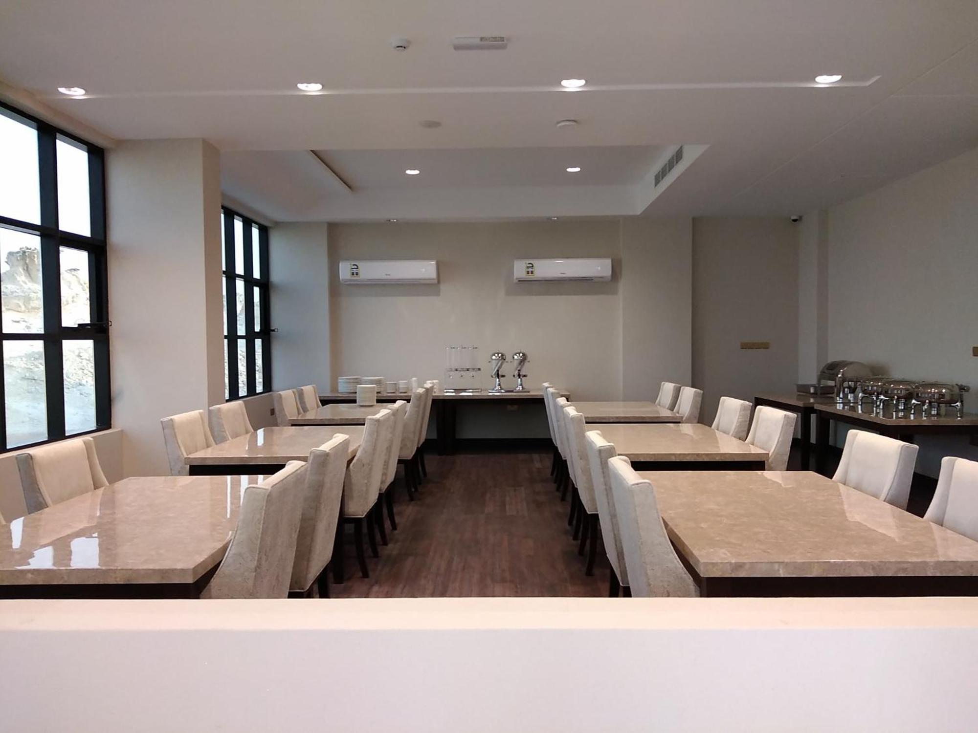 Nebula Hotel Duqm Buitenkant foto